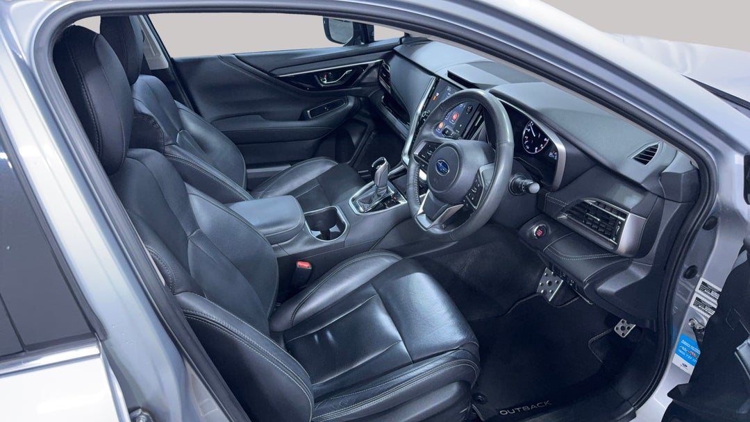 2021 Subaru Outback AWD Touring, Automatic, 91597 km, Right Side Front Door Cabin View