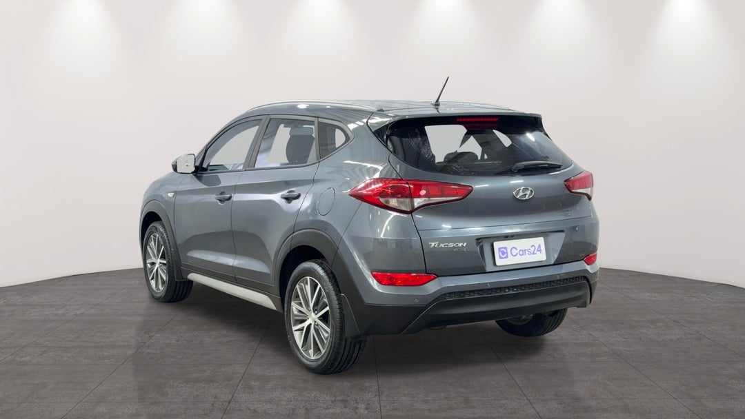 Left Back Diagonal (45- Degree) View