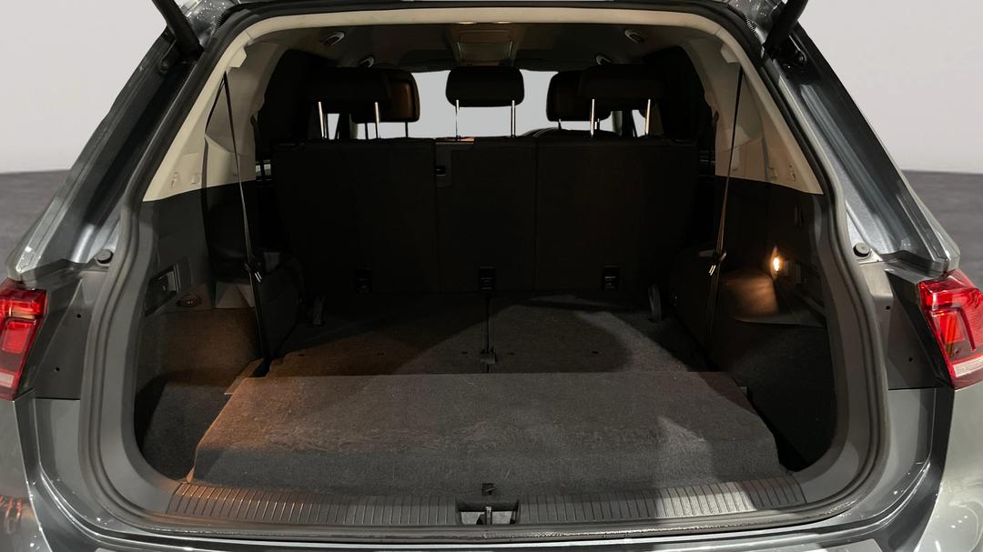 2019 Volkswagen Tiguan Allspace 110 Tsi Comfortline, Automatic, 83390 km, Boot Inside View
