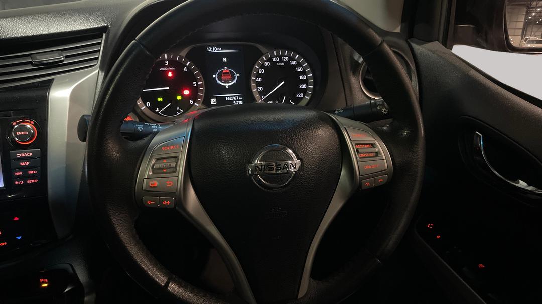 2016 Nissan Navara St-X (4x2), Automatic, 162767 km, Steering Wheel Close-up