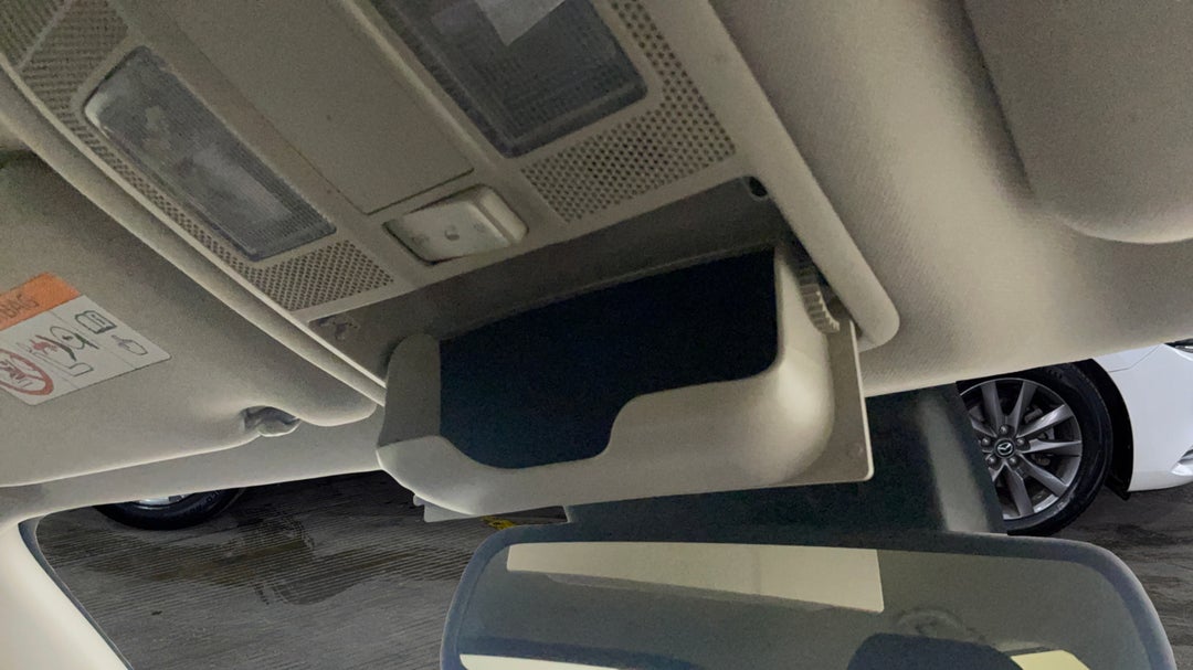 On-Roof Controls/Sunglass holder