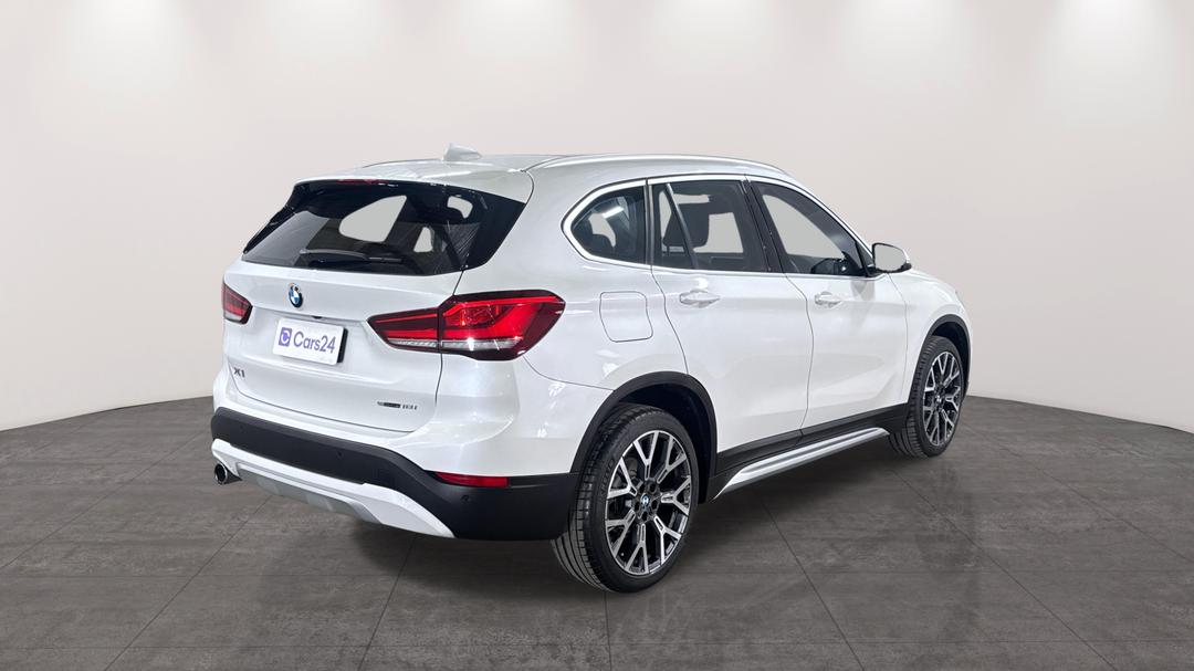 2021 BMW X1 sDrive 18i, Automatic, 28239 km, Right Back Diagonal (45- Degree) View