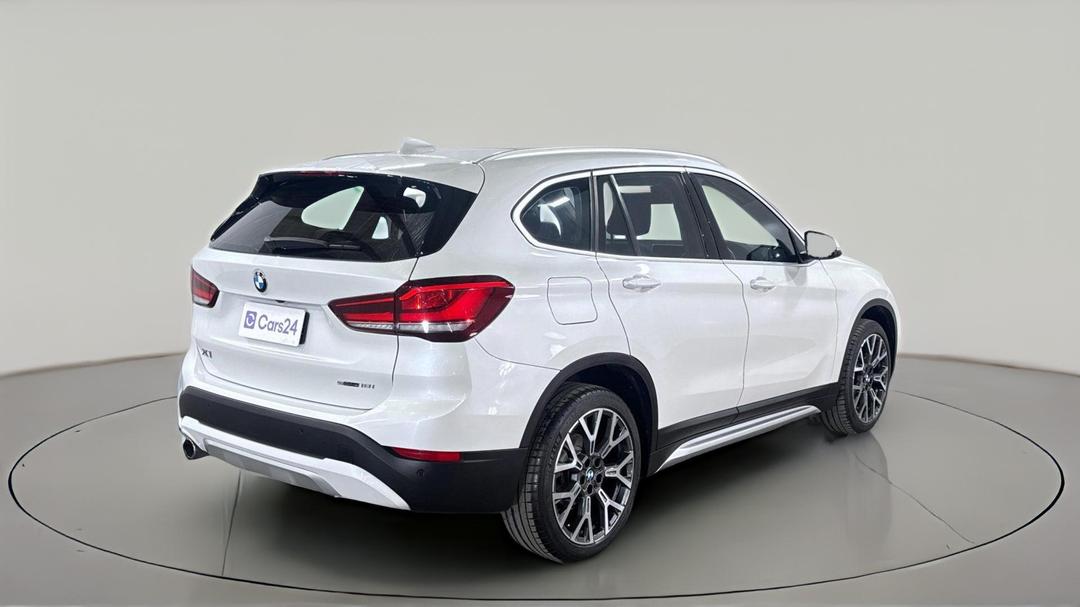 2021 BMW X1 sDrive 18i, Automatic, 28239 km, Right Back Diagonal (45- Degree) View