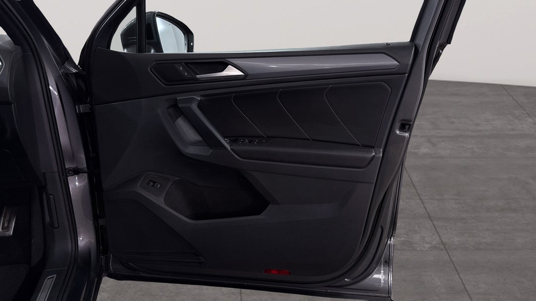 2019 Volkswagen Tiguan 132 Tsi R-line Edition, Automatic, 63435 km, Speaker View