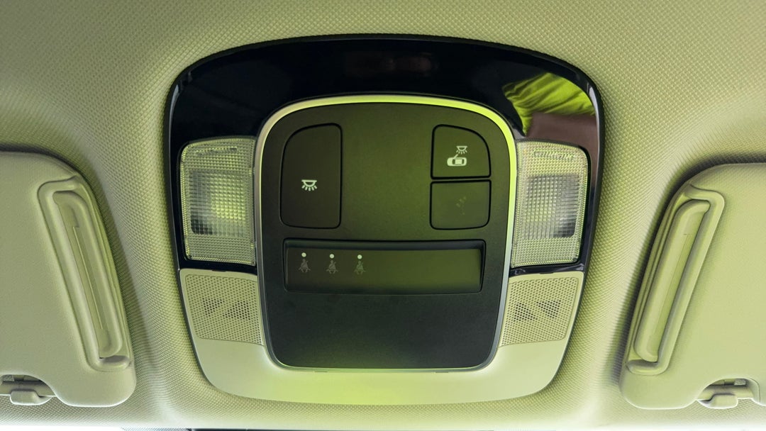 On-Roof Controls/Sunglass holder