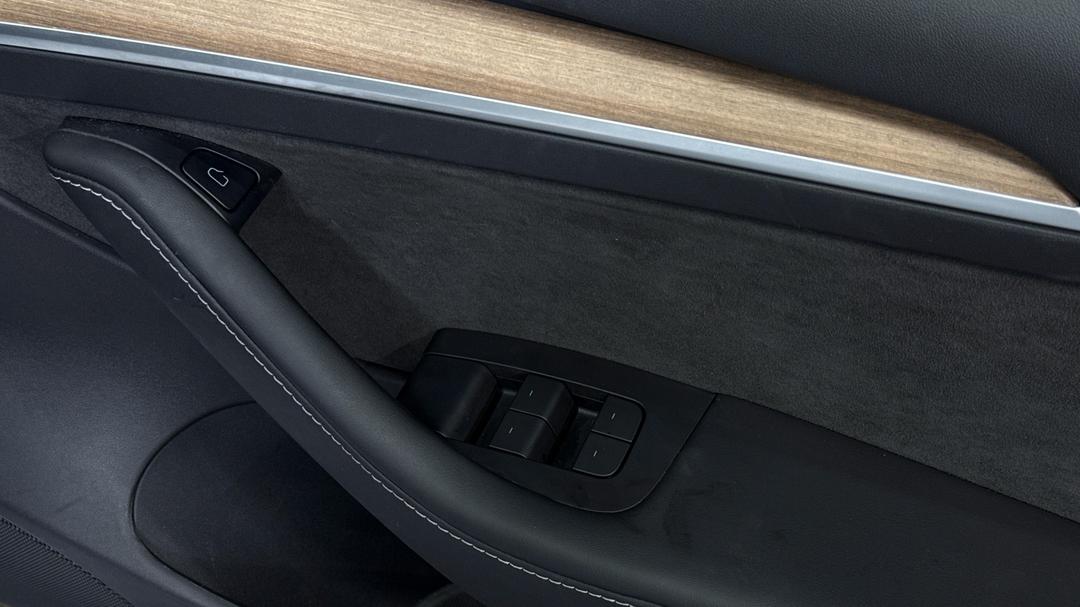 2022 Tesla Model 3 Long Range, Automatic, 23235 km, Drivers Side Door Panel Controls