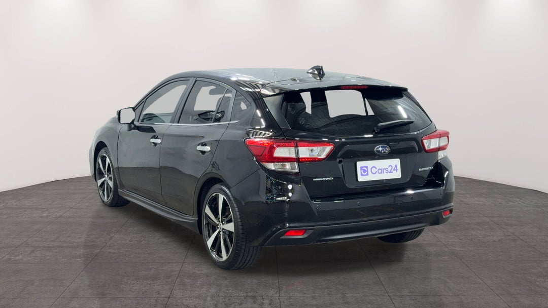 Left Back Diagonal (45- Degree) View