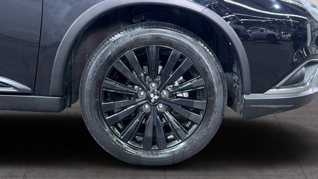 2021 Mitsubishi Outlander Black Edition 7 Seat (2WD), Automatic, 47869 km, Right Front Wheel