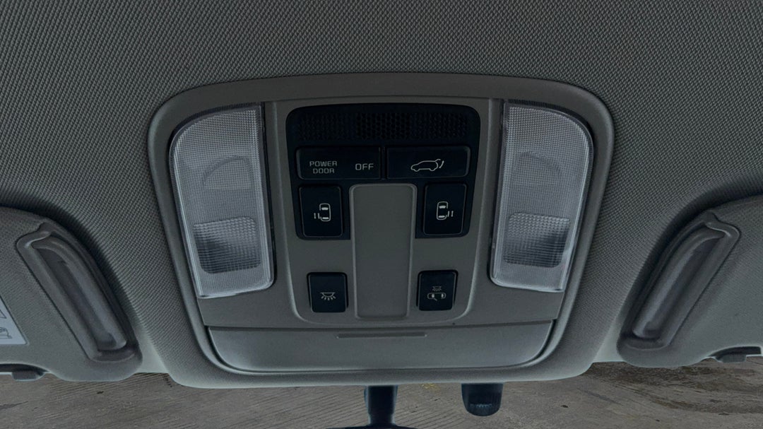 On-Roof Controls/Sunglass holder