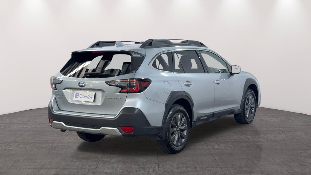 Right Back Diagonal (45- Degree) View