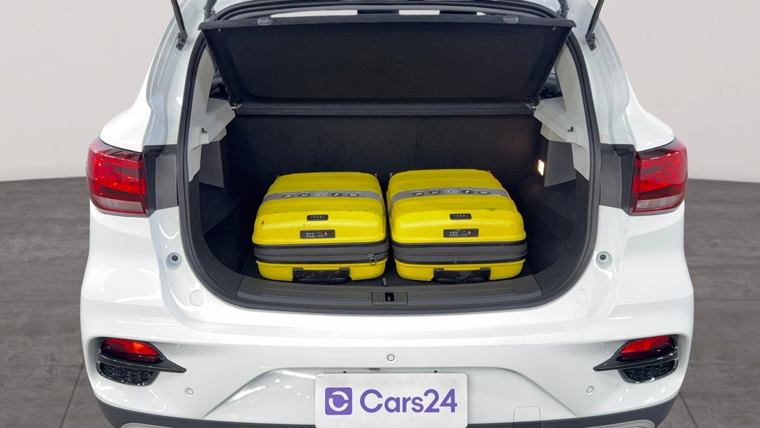 2025 MG Zst Vibe, Automatic, 2366 km, Boot Inside View with Luggage