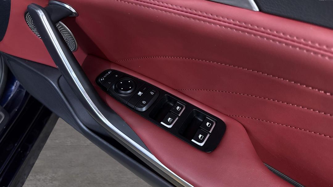 2021 Kia Stinger Gt (red Leather), Automatic, 28350 km, Drivers Side Door Panel Controls