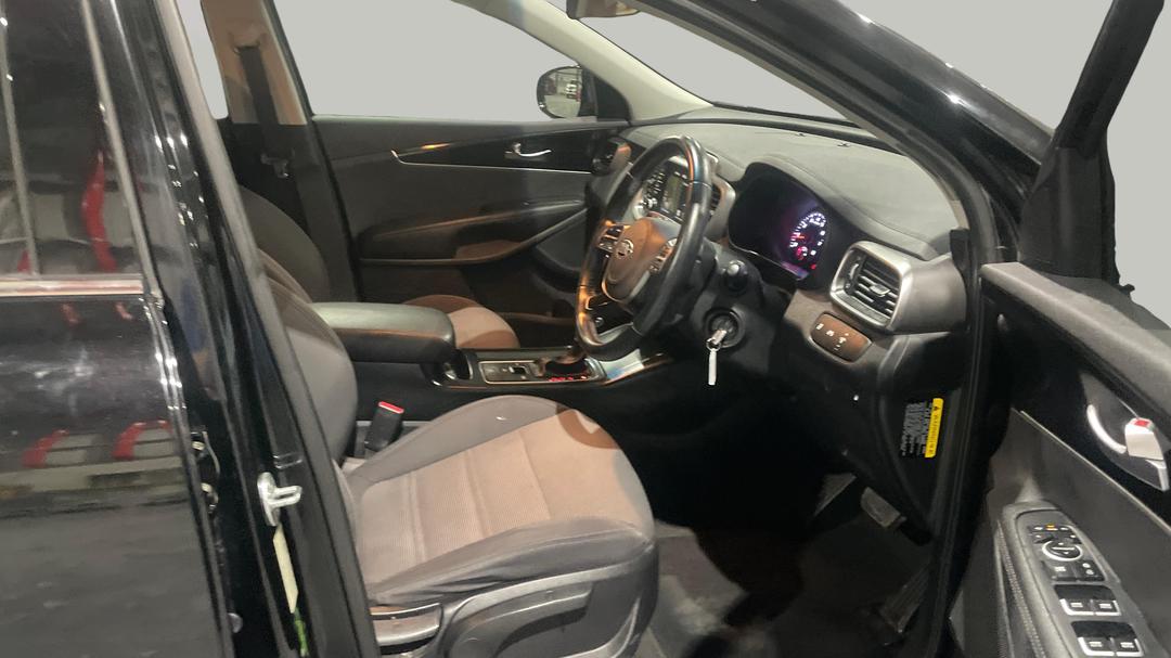 2019 Kia Sorento Si (4x2), Automatic, 113960 km, Right Side Front Door Cabin View