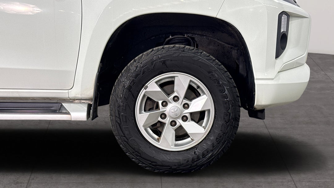 2021 Mitsubishi Triton Glx+ (4x4), Automatic, 119004 km, Right Front Wheel