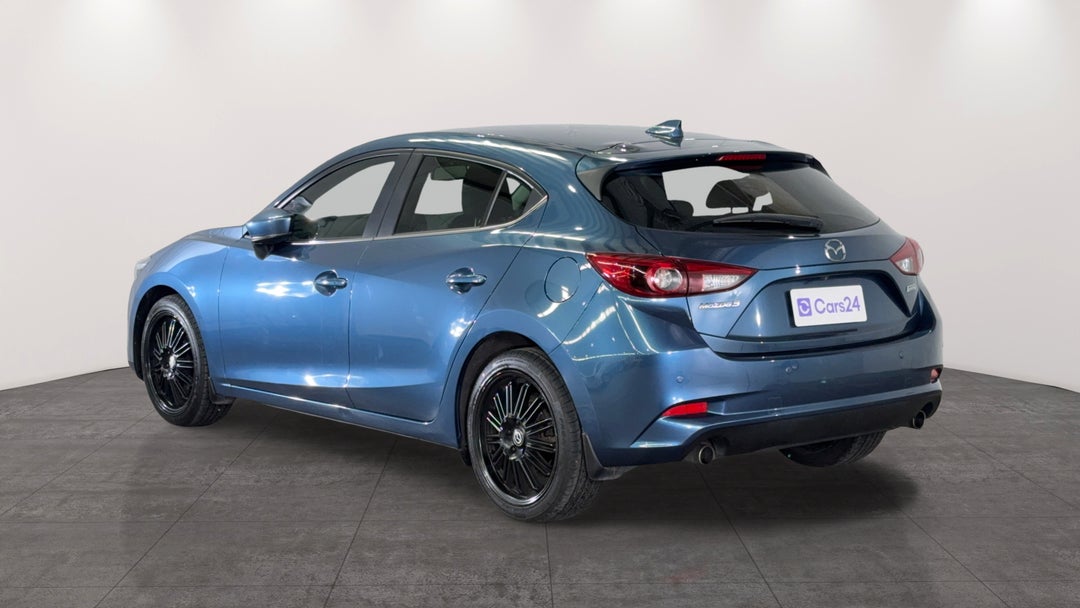 Left Back Diagonal (45- Degree) View