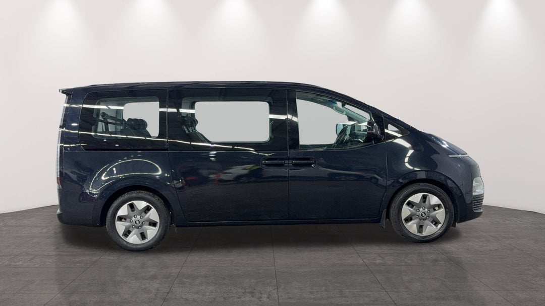 2021 Hyundai Staria Staria, Automatic, 88061 km, Right Side View