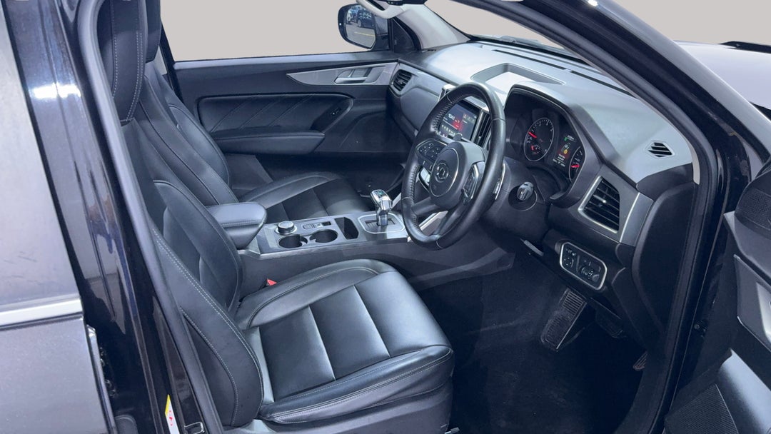 2020 GWM Ute Cannon-l (4x4), Automatic, 75597 km, Right Side Front Door Cabin View