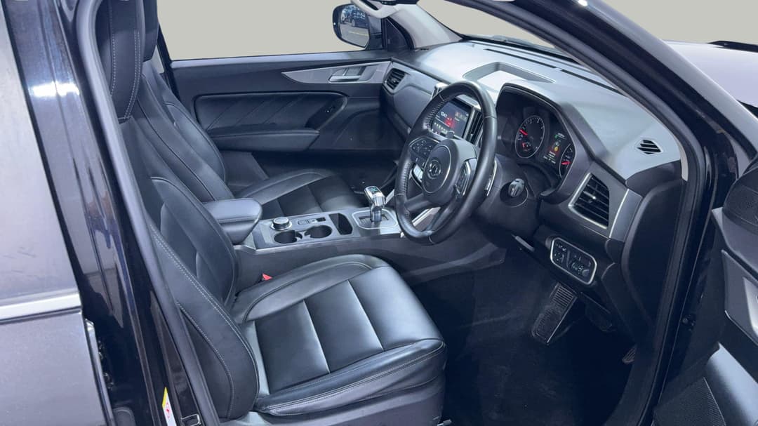2020 GWM Ute Cannon-l (4x4), Automatic, 75597 km, Right Side Front Door Cabin View