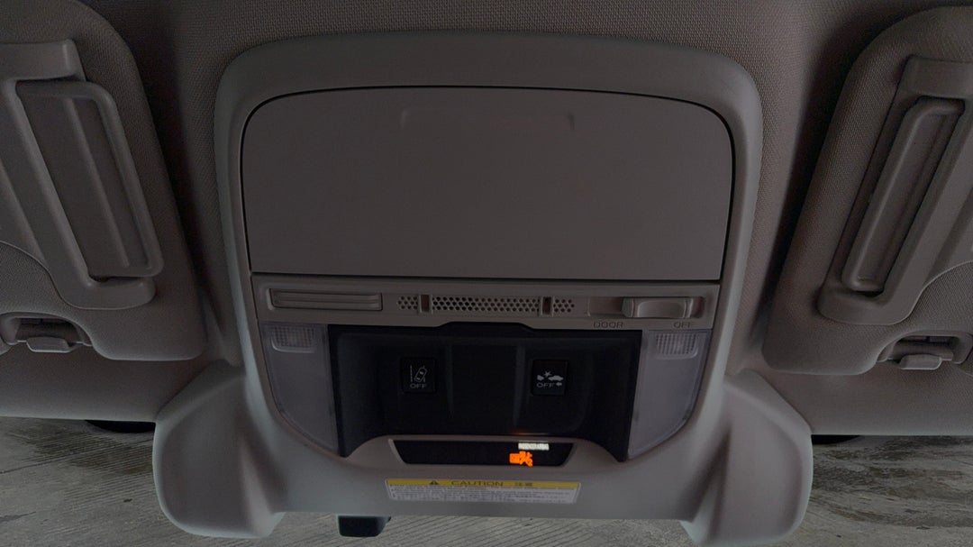 On-Roof Controls/Sunglass holder