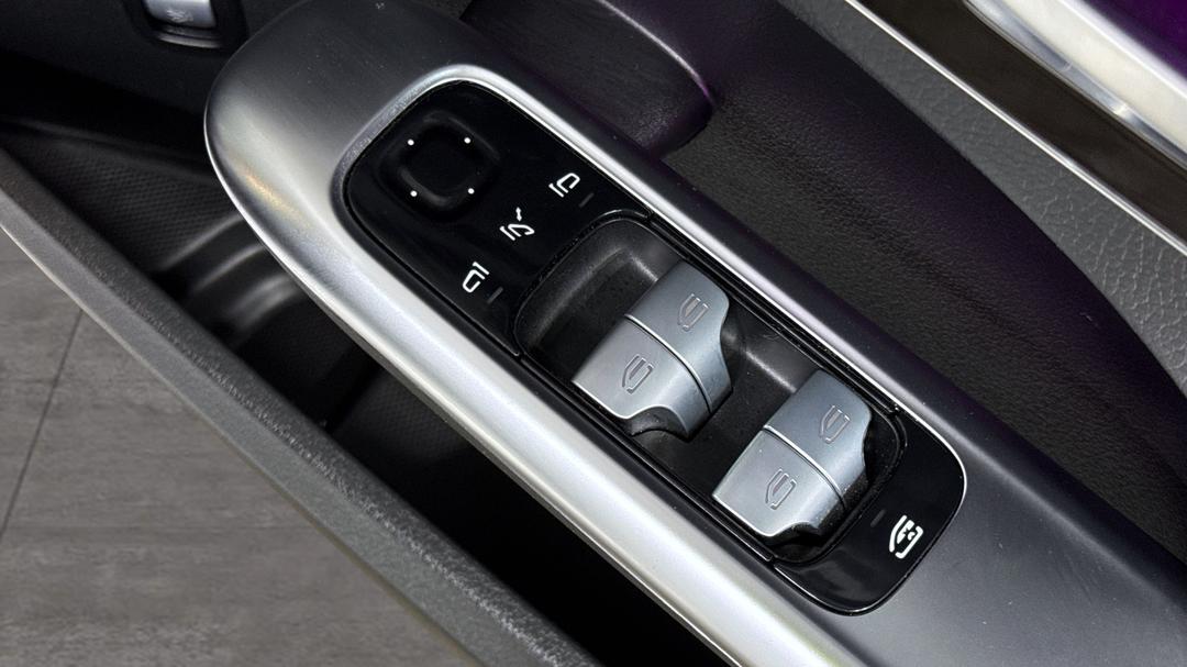 2022 Mercedes-benz C200 Mhev, Automatic, 21105 km, Drivers Side Door Panel Controls