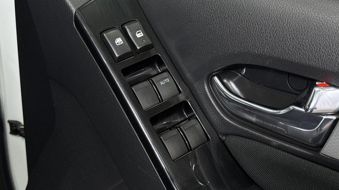 2017 Isuzu MU-X Ls-u (4x4), Automatic, 122650 km, Drivers Side Door Panel Controls