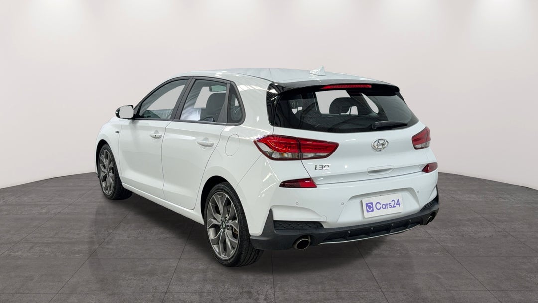 Left Back Diagonal (45- Degree) View