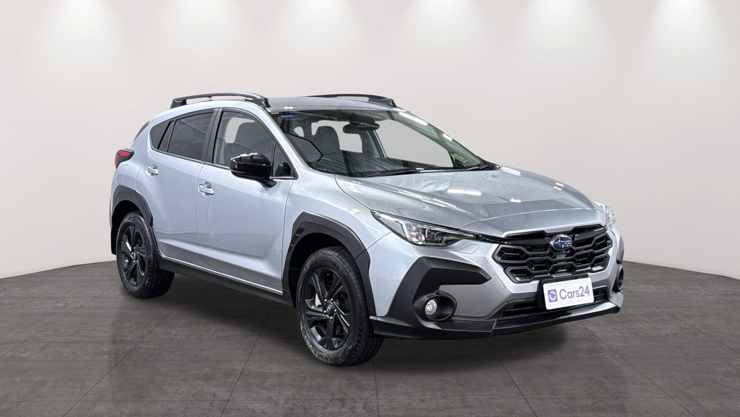 2025 Subaru Crosstrek AWD 2.0l, Automatic, 26700 km, Right Front Diagonal (45- Degree) View