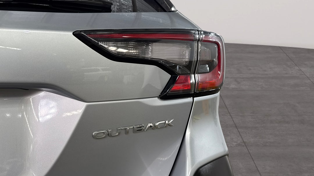 2020 Subaru Outback AWD, Automatic, 84367 km, Badge (Boot Right Side)