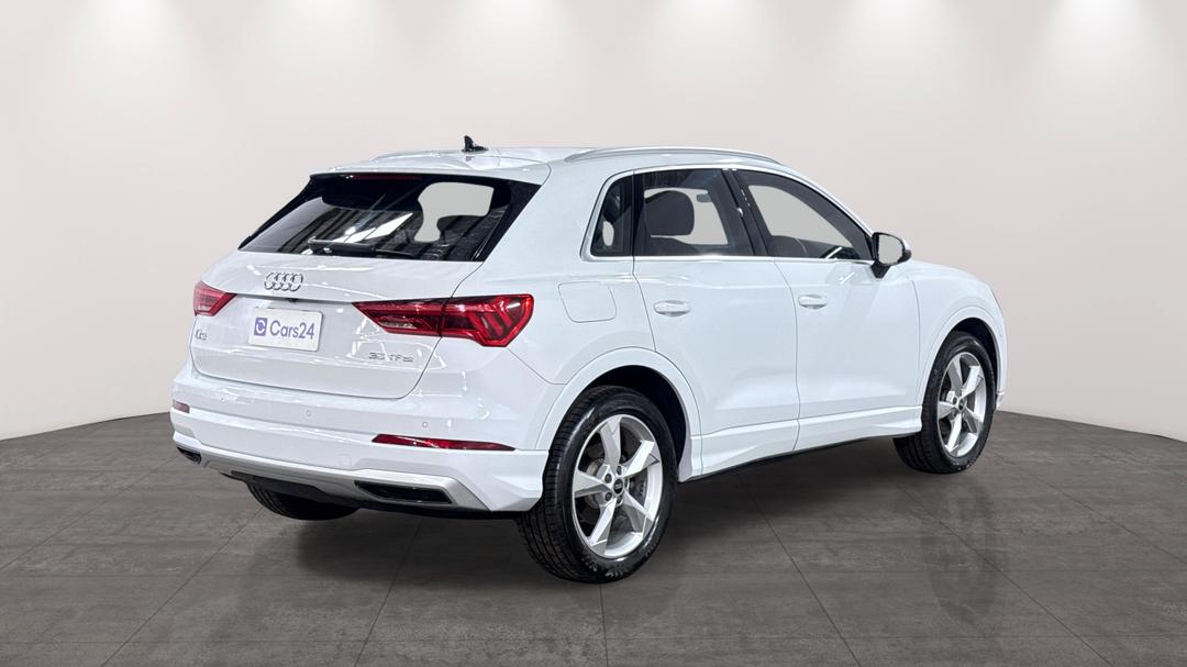 2020 Audi Q3 35 Tfsi, Automatic, 38440 km, Right Back Diagonal (45- Degree) View