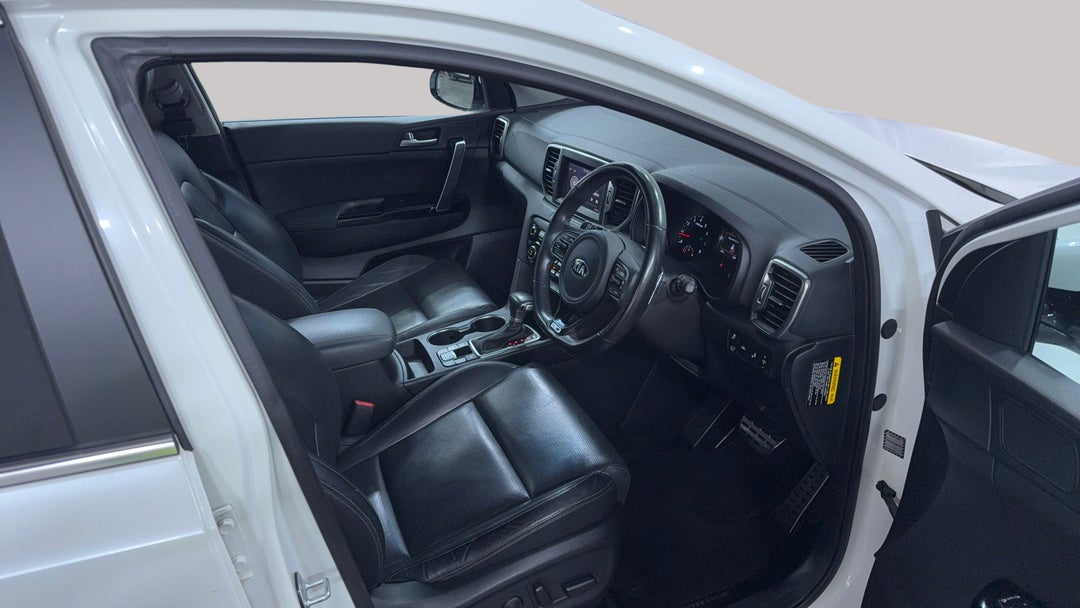 2016 Kia Sportage Platinum (AWD), Automatic, 113632 km, Right Side Front Door Cabin View
