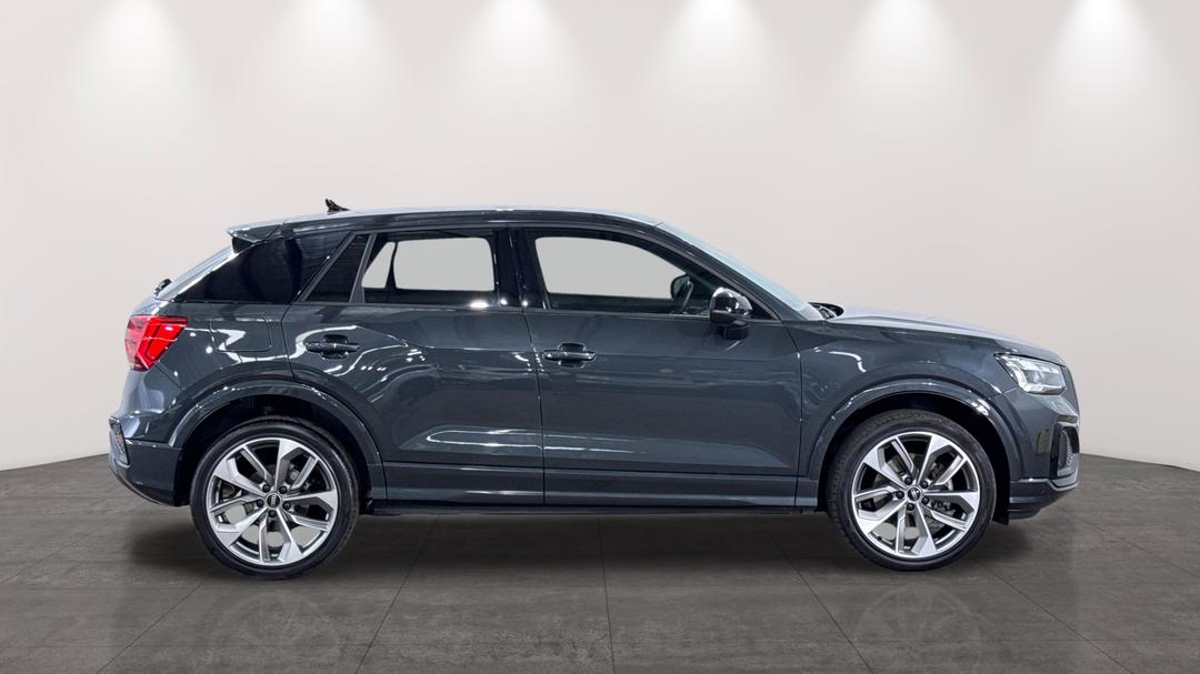 2021 Audi Q2 35 Tfsi, Automatic, 18417 km, Right Side View