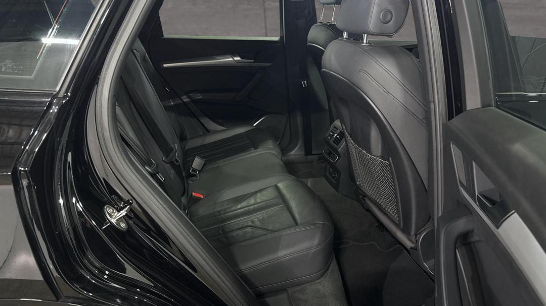 2021 Audi Q5 45 Tfsi Quattro Sport Mhev, Automatic, 71642 km, Right Side Rear Door Cabin View