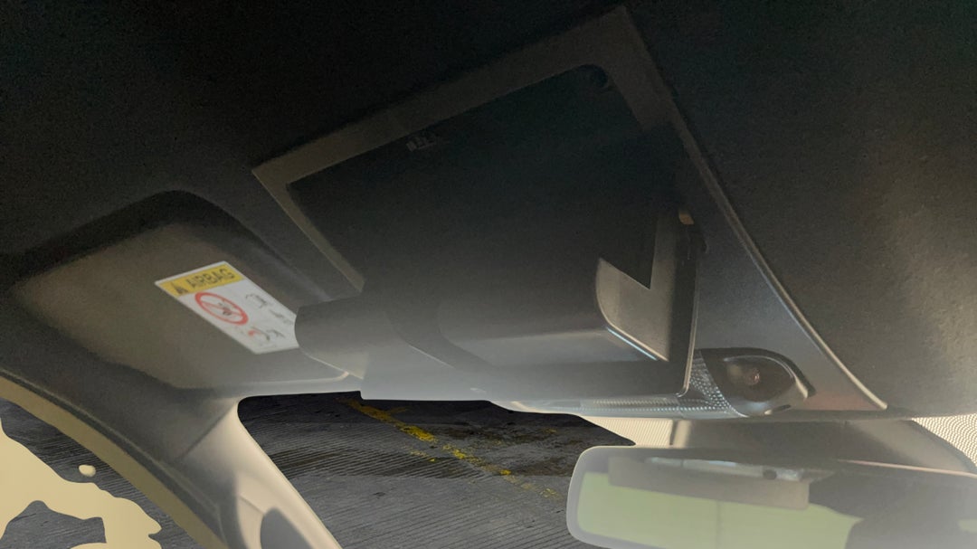 On-Roof Controls/Sunglass holder