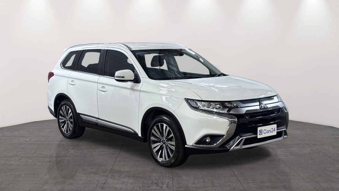 2020 Mitsubishi Outlander Ls 7 Seat (2WD), Automatic, 62579 km, Right Front Diagonal (45- Degree) View