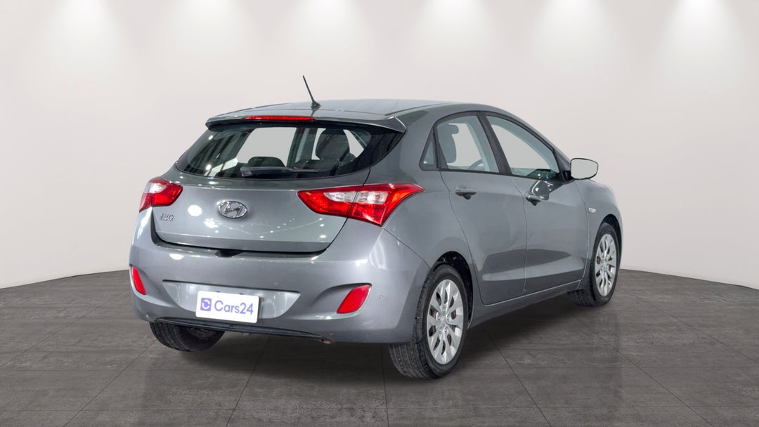 Right Back Diagonal (45- Degree) View