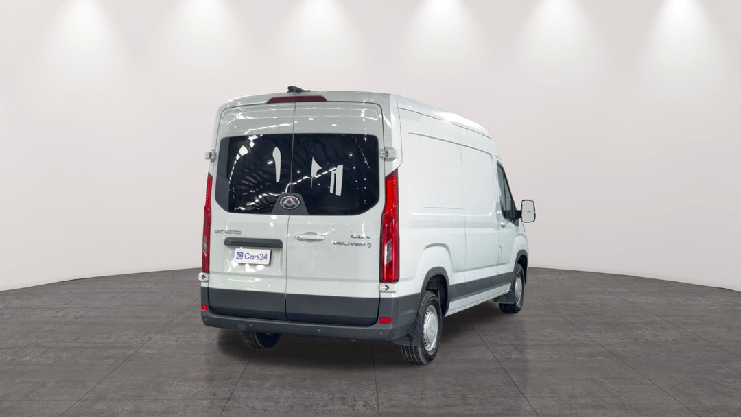 Right Back Diagonal (45- Degree) View