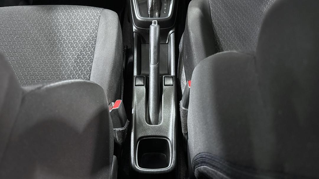 2017 Suzuki Swift Gl Navigator, Automatic, 77853 km, Center Console
