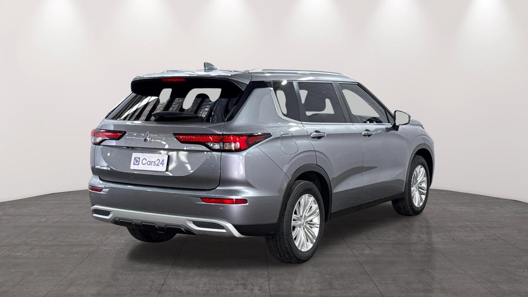 2023 Mitsubishi Outlander Ls 7 Seat (2WD), Automatic, 59322 km, Right Back Diagonal (45- Degree) View