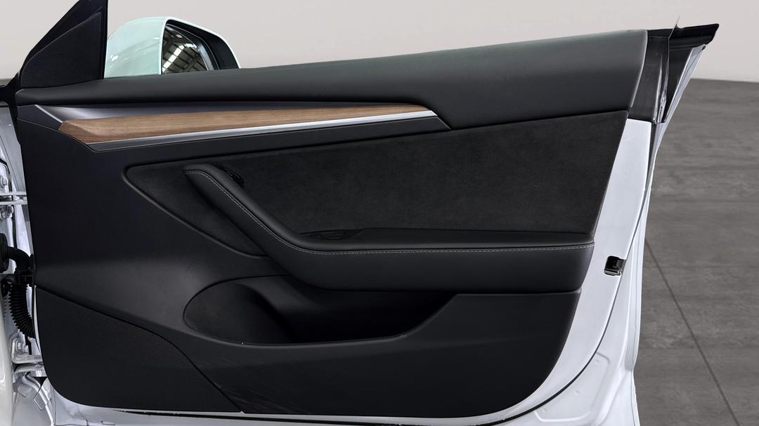 2022 Tesla Model 3 Long Range, Automatic, 23235 km, Speaker View