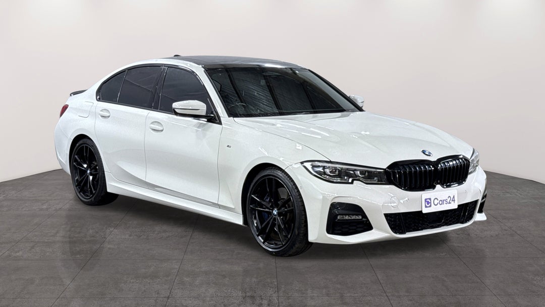 2019 BMW 3 30i M Sport, Automatic, 67038 km, Right Front Diagonal (45- Degree) View
