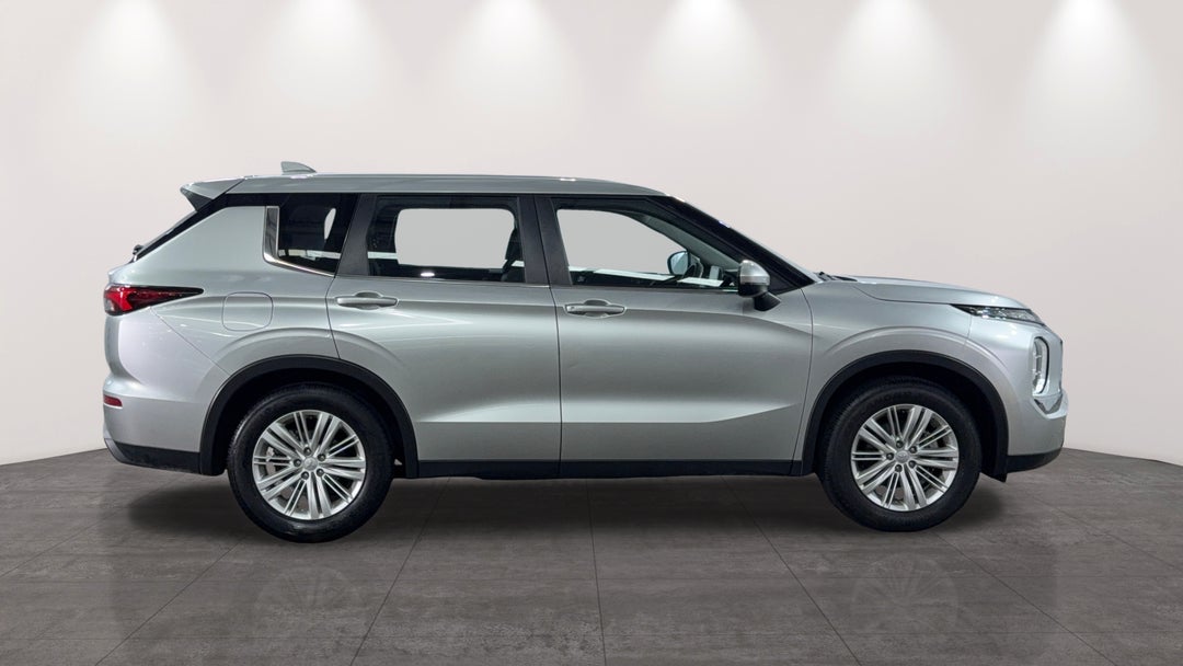 2024 Mitsubishi Outlander Es 5 Seat (2wd), Automatic, 52755 km, Right Side View