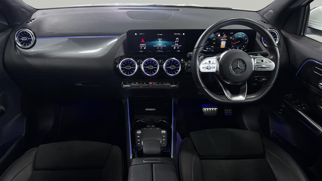 2021 Mercedes-benz GLA 250 4matic, Automatic, 16149 km, Dashboard View