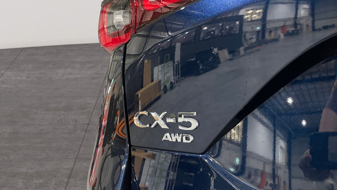 2025 Mazda CX-5 G25 Akera (AWD), Automatic, 7326 km, Badge (Boot Left Side)