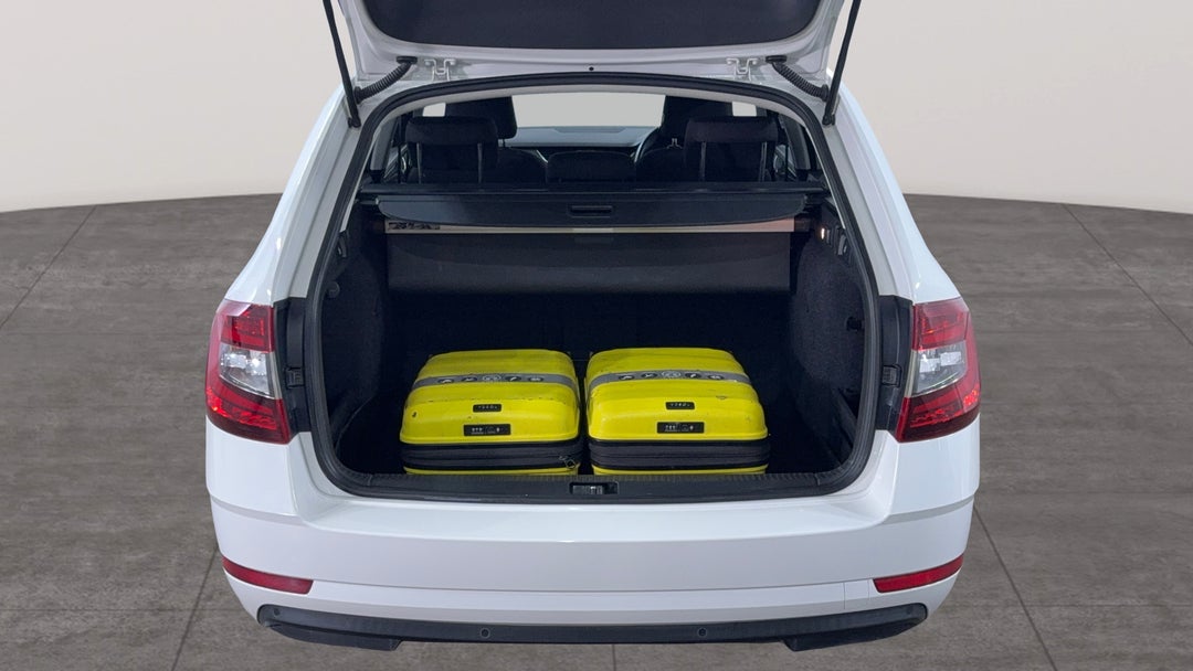 2017 SKODA Octavia 110 Tsi, Automatic, 146749 km, Boot Inside View with Luggage