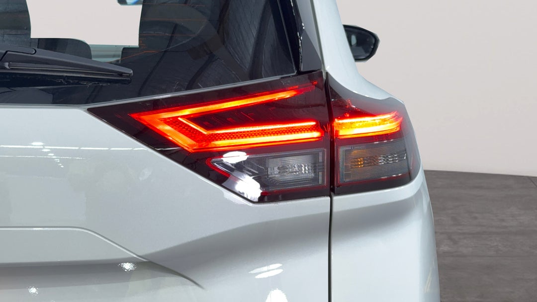 Badge (Boot Right Side)