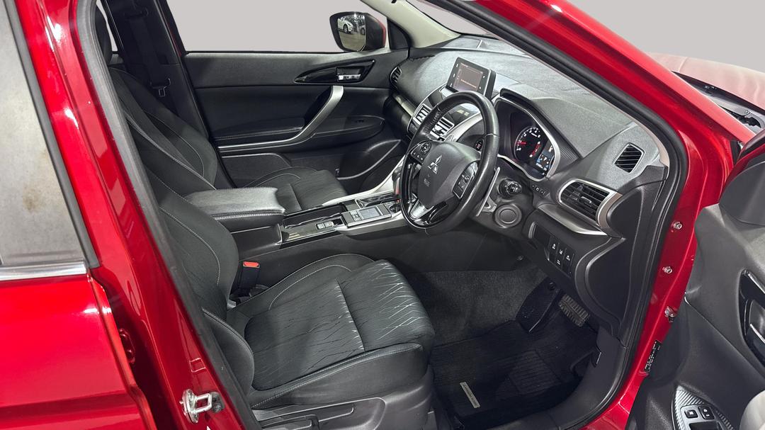 2018 Mitsubishi Eclipse Cross Ls (2WD), Automatic, 131682 km, Right Side Front Door Cabin View