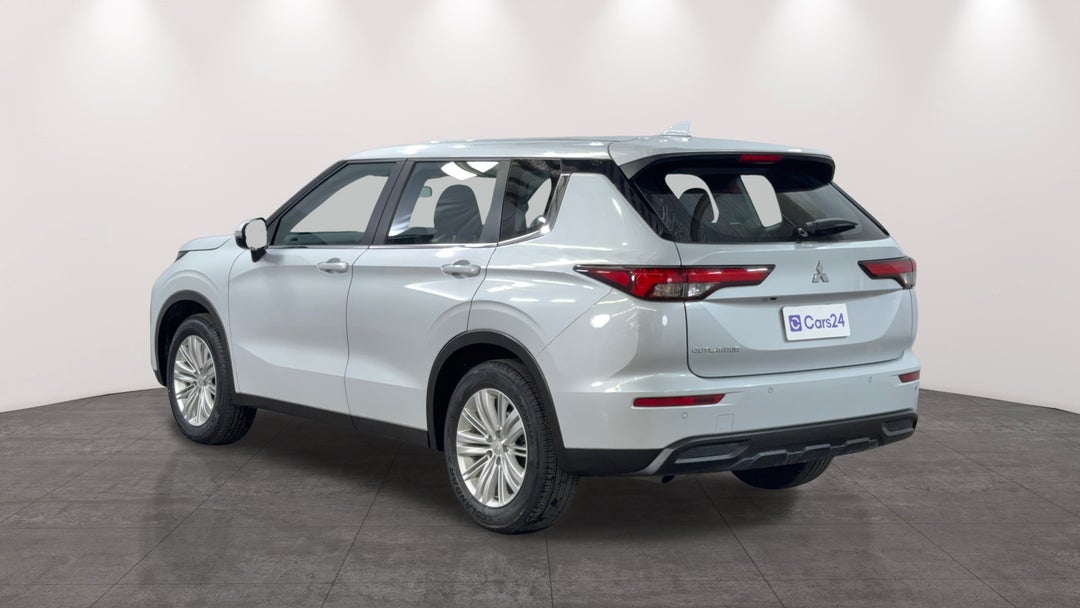 2024 Mitsubishi Outlander Es 5 Seat (2WD), Automatic, 49901 km, Left Back Diagonal (45- Degree) View