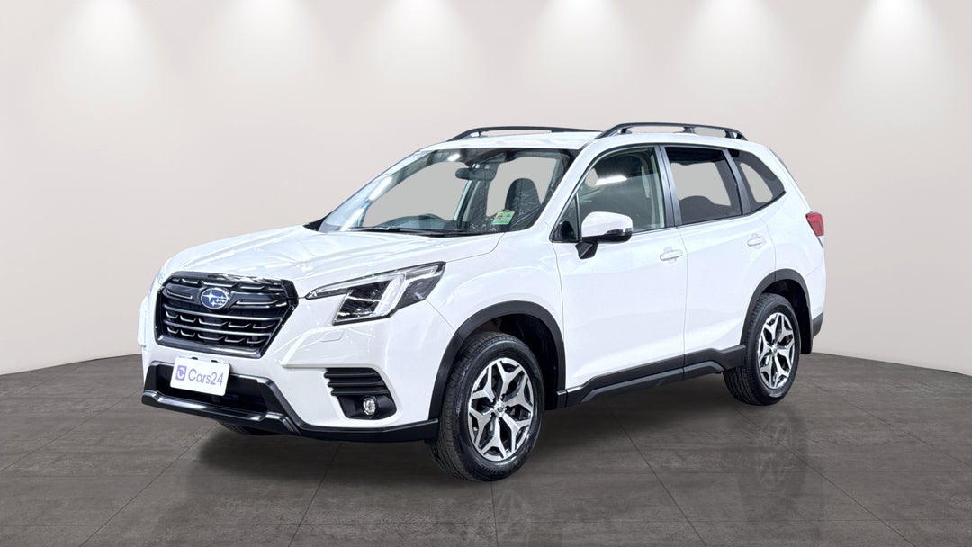 2024 Subaru Forester 2.5i (AWD), Automatic, 39202 km, Left Front Diagonal (45- Degree) View