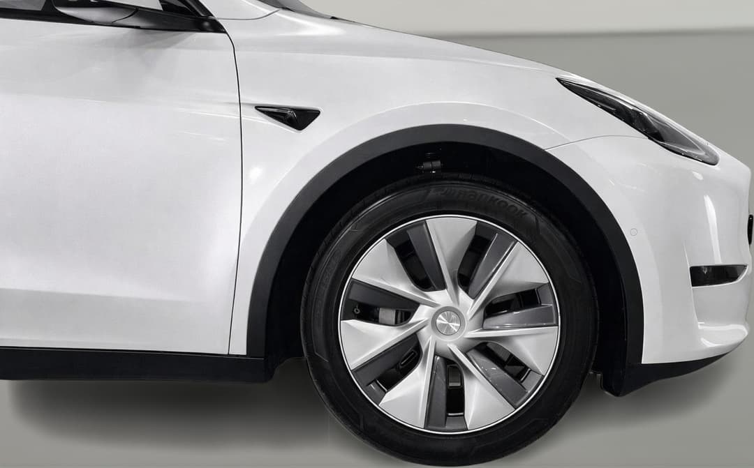 2022 Tesla Model Y Rear-wheel Drive, Automatic, 51099 km, Right Front Wheel