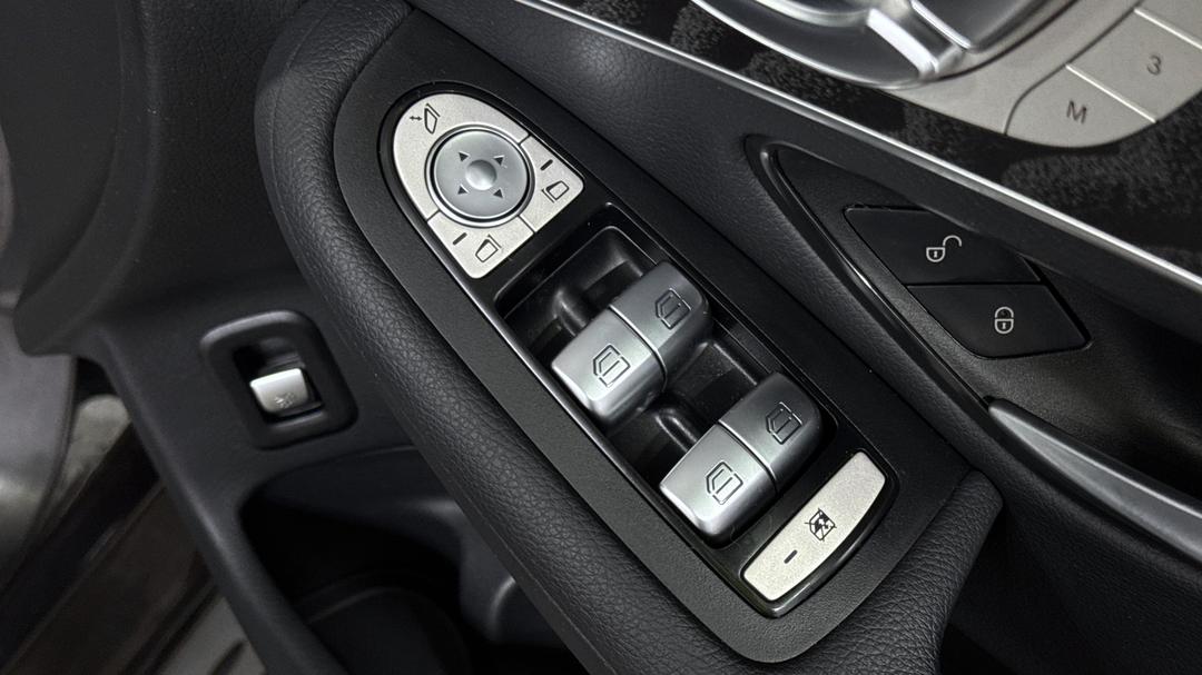 2021 Mercedes-benz GLC 200, Automatic, 46449 km, Drivers Side Door Panel Controls